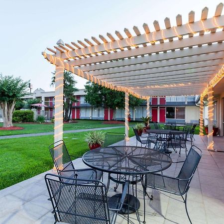 Ramada By Wyndham New Iberia Hotel Ngoại thất bức ảnh