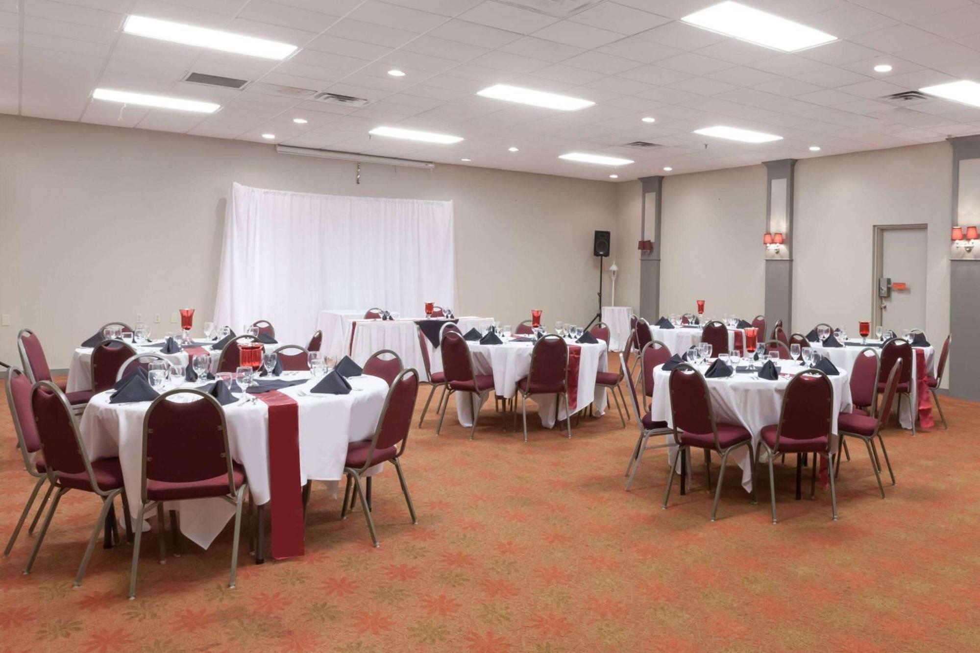 Ramada By Wyndham New Iberia Hotel Ngoại thất bức ảnh